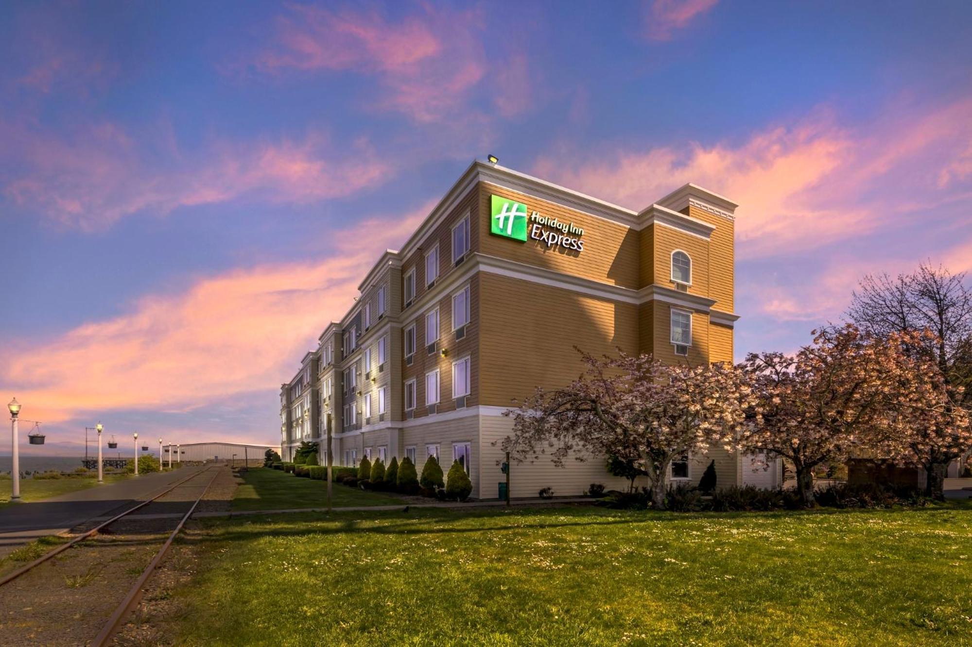 Holiday Inn Express Hotel & Suites Astoria By Ihg Экстерьер фото