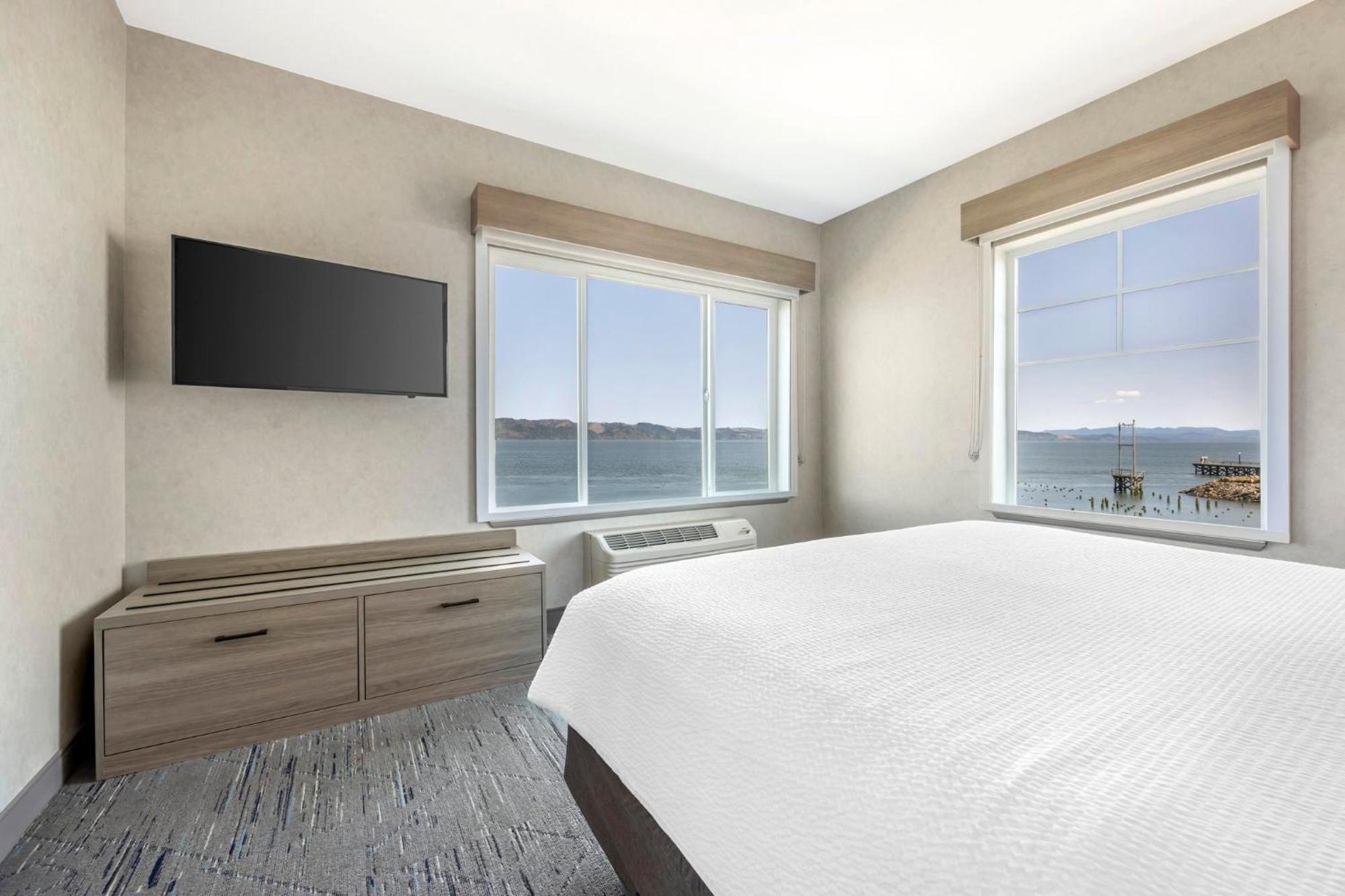 Holiday Inn Express Hotel & Suites Astoria By Ihg Экстерьер фото